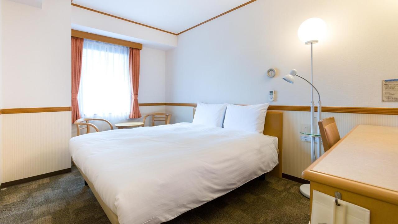 Toyoko Inn Sasebo Ekimae Exteriör bild
