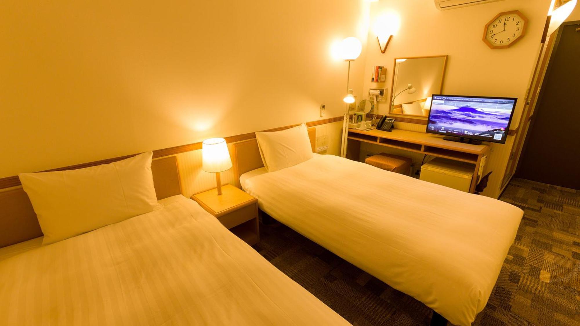 Toyoko Inn Sasebo Ekimae Rum bild